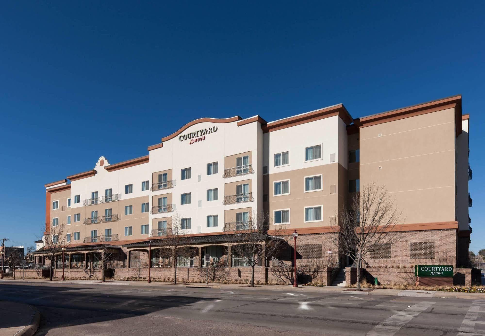 Courtyard By Marriott Fort Worth Historic Stockyards Exterior photo